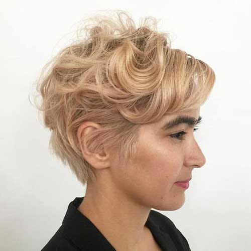 Short Wavy Styles for Women