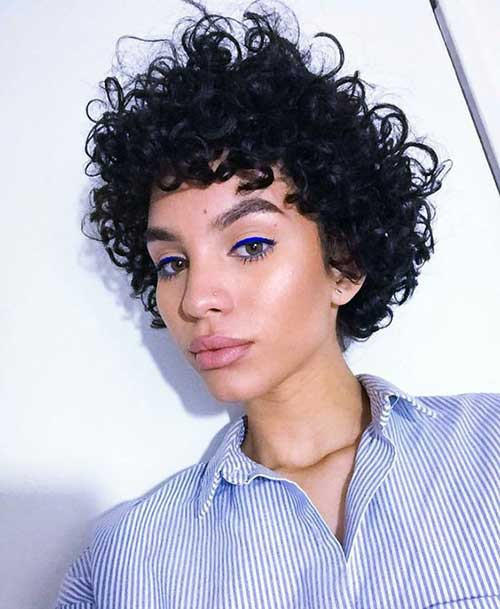 Short Hairstyles for Women with Curly Hair-16