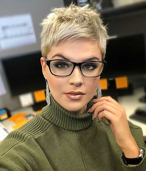 Lazy Hairstyles for Short Hair with Glasses