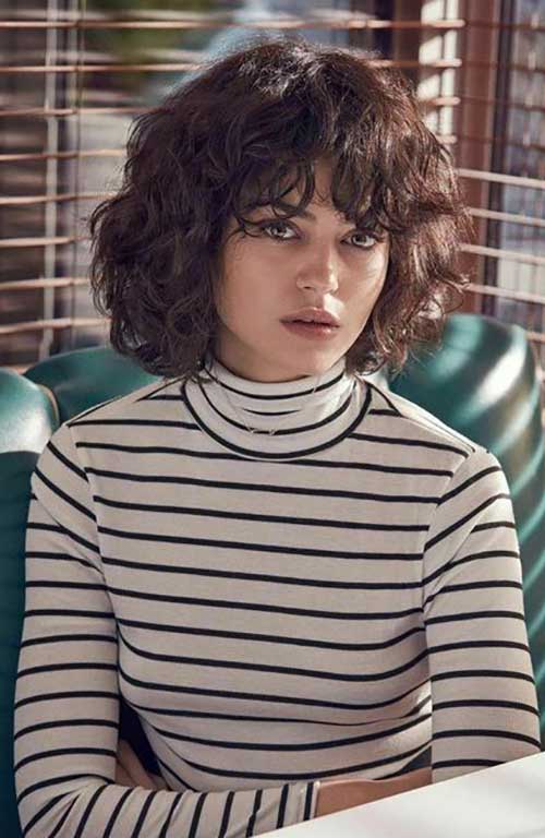 Short Haircuts for Thin Wavy Frizzy Hair