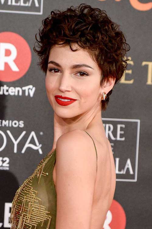 Ursula Corbero Short Haircuts for Frizzy Hair