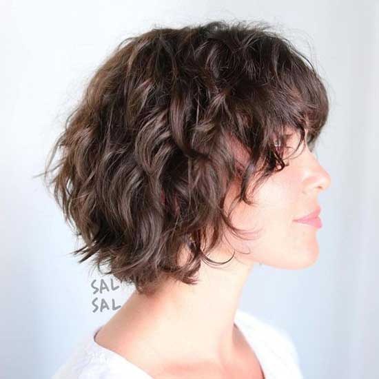 Short Haircuts with Bangs for Women 2020-17