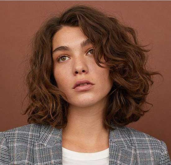 Short Curly Haircuts for Women 2020-31