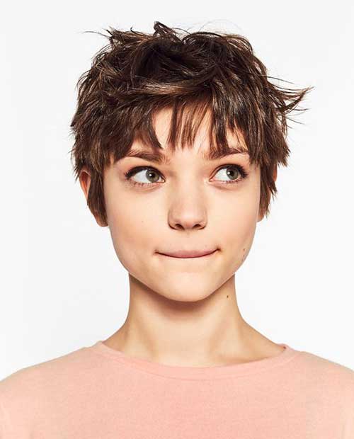 Popular Stylish Pixie Cuts-22